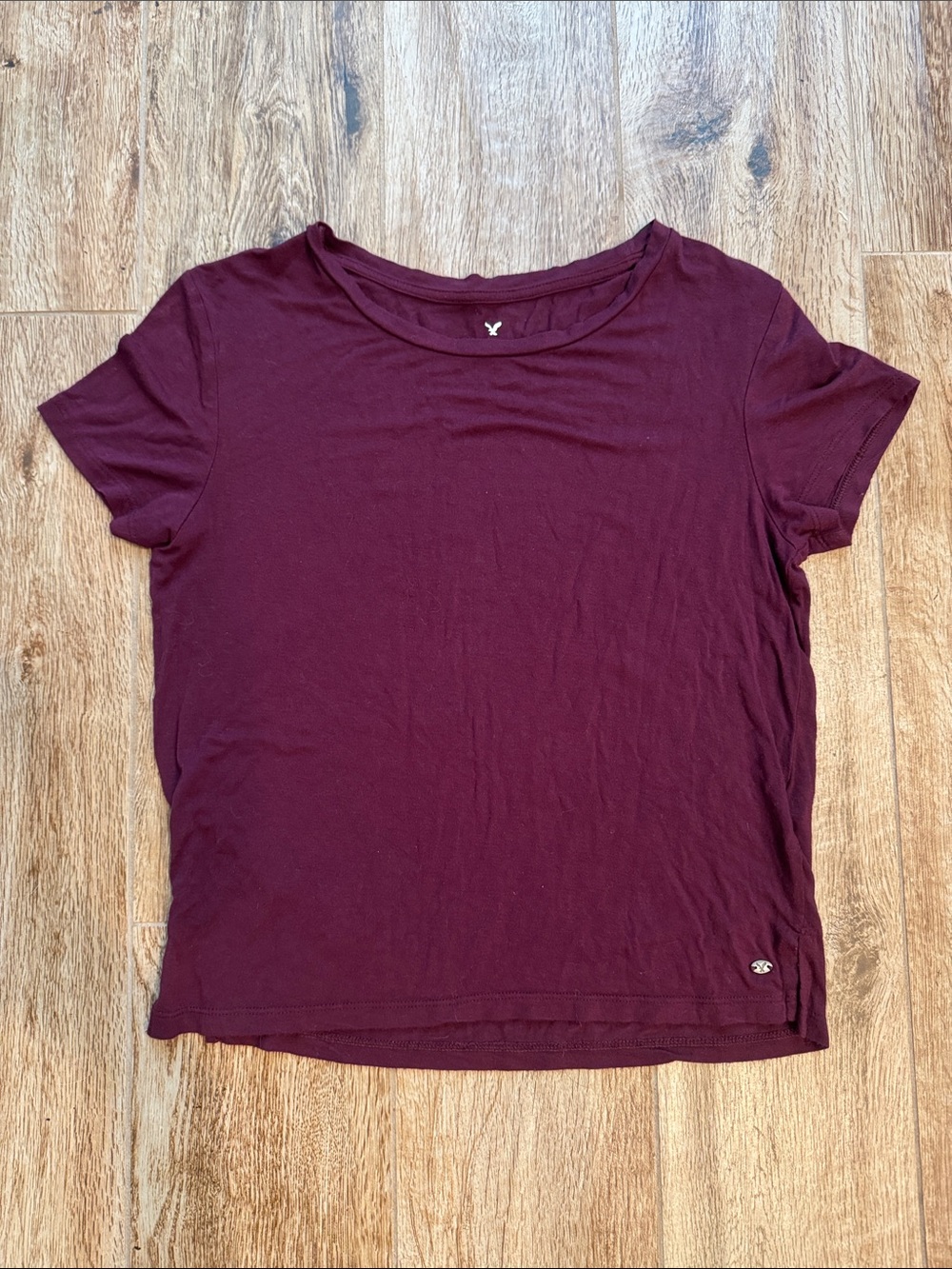 American Eagle Outfitters Short Sleeve Tee in Burgundy